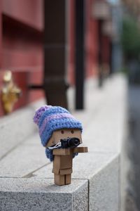 Preview wallpaper danbo, cardboard robot, photographer, camera, blur