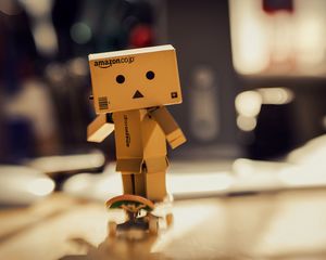 Preview wallpaper danbo, cardboard robot, skateboard