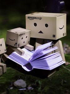 Preview wallpaper danbo, cardboard robot, small, book reading