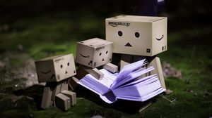 Preview wallpaper danbo, cardboard robot, small, book reading