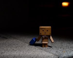 Preview wallpaper danbo, cardboard robot, suitcase, travel