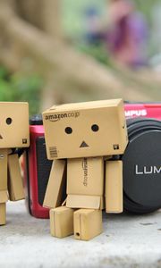 Preview wallpaper danboard, camera, cardboard robots