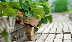 Preview wallpaper danboard, cardboard robot, strawberries, berries, grass, walk