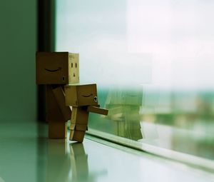 Preview wallpaper danboard, window, steam, cardboard robot, standing