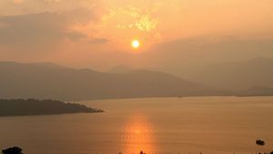 Preview wallpaper dawn, morning, fog, sun, coast, sea