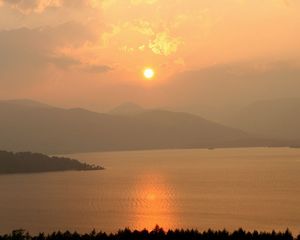 Preview wallpaper dawn, morning, fog, sun, coast, sea