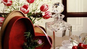 Preview wallpaper decanter, flowers, tender