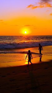 Preview wallpaper decline, beach, people, sand, silhouettes, sea, traces