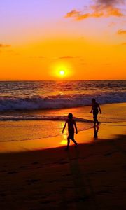 Preview wallpaper decline, beach, people, sand, silhouettes, sea, traces