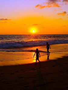 Preview wallpaper decline, beach, people, sand, silhouettes, sea, traces