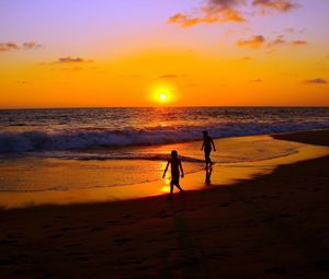 Preview wallpaper decline, beach, people, sand, silhouettes, sea, traces