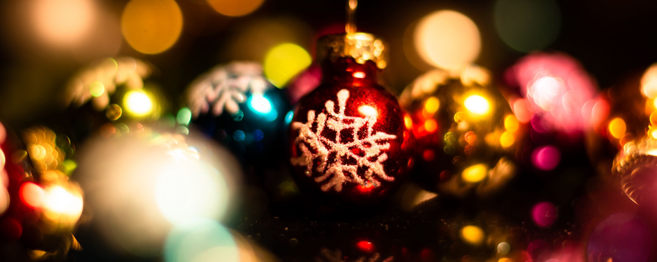 2560x1024 Wallpaper decorations, balls, colorful, new year, christmas