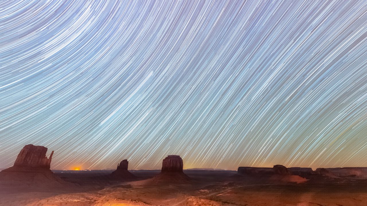 Wallpaper desert, cliffs, starry sky, blur, long exposure