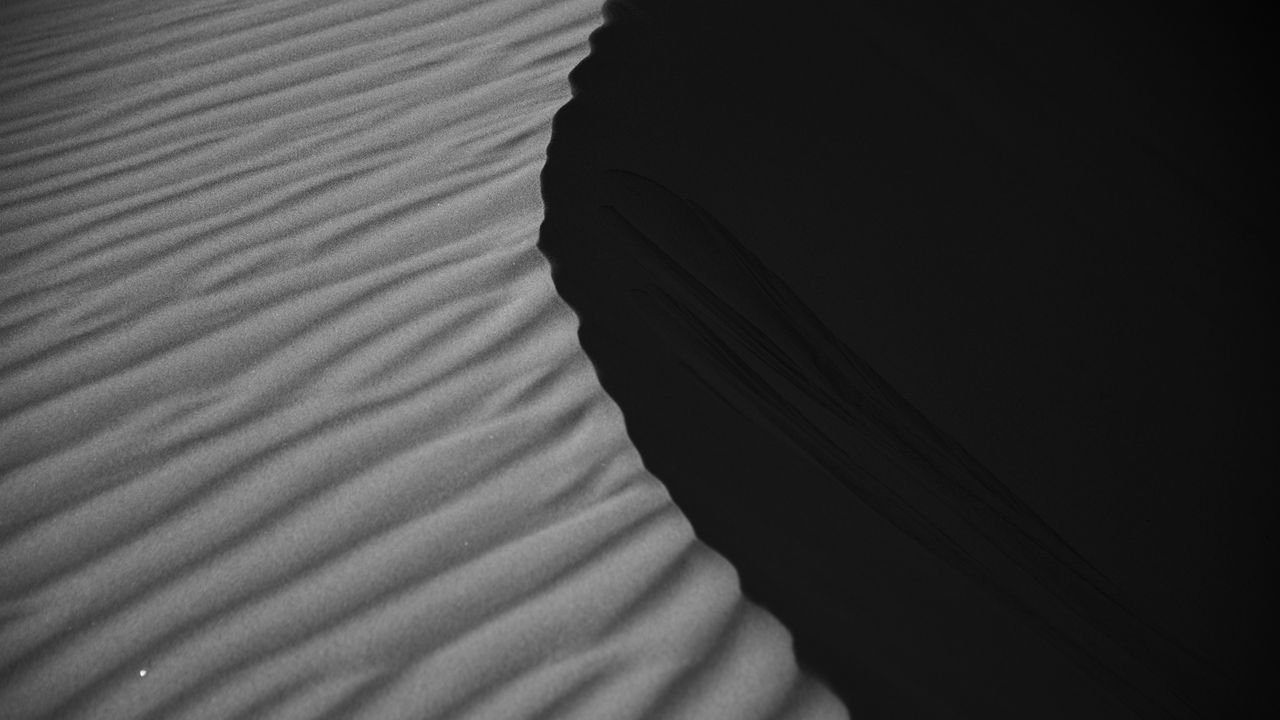 Wallpaper desert, dune, sand, black and white