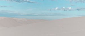 Preview wallpaper desert, dunes, minimalism, silhouette, sand, lonely