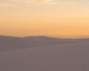 Preview wallpaper desert, dunes, sand, silhouette, loneliness, horizon