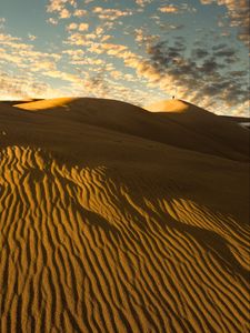 Preview wallpaper desert, dunes, sand, silhouette, alone