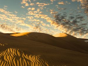 Preview wallpaper desert, dunes, sand, silhouette, alone