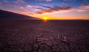 Preview wallpaper desert, earth, cranny, sunrise