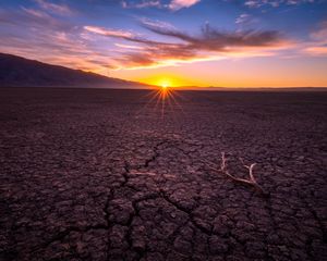 Preview wallpaper desert, earth, cranny, sunrise