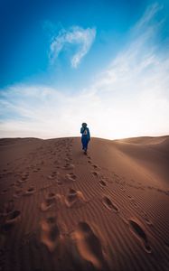 Preview wallpaper desert, loneliness, footprints, dunes, sand