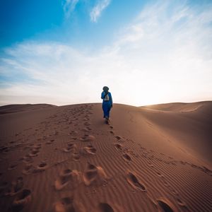 Preview wallpaper desert, loneliness, footprints, dunes, sand