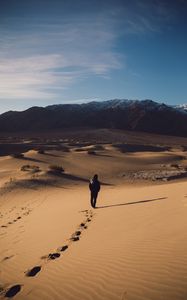 Preview wallpaper desert, loneliness, solitude, sand, traces