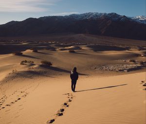 Preview wallpaper desert, loneliness, solitude, sand, traces