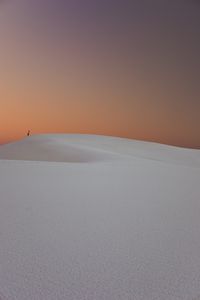 Preview wallpaper desert, man, sand, wanderer, solitude, white sands national monument, united states