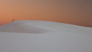 Preview wallpaper desert, man, sand, wanderer, solitude, white sands national monument, united states