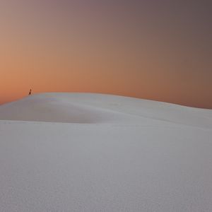 Preview wallpaper desert, man, sand, wanderer, solitude, white sands national monument, united states