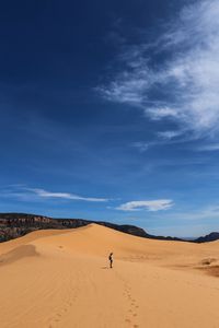 Preview wallpaper desert, people, sand, tourist, journey