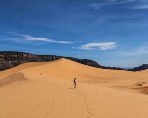 Preview wallpaper desert, people, sand, tourist, journey