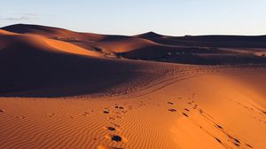 Preview wallpaper desert, sand, footprint, morocco