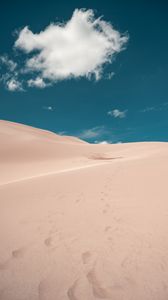Preview wallpaper desert, sand, footprints, cloud