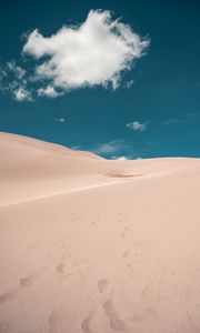 Preview wallpaper desert, sand, footprints, cloud