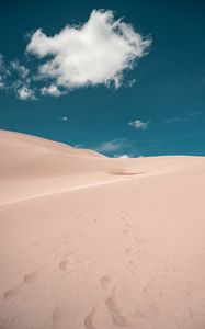 Preview wallpaper desert, sand, footprints, cloud