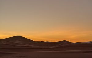 Preview wallpaper desert, sand, hill, sunset, sky