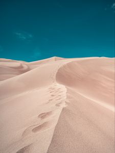 Preview wallpaper desert, sand, hill, footprints