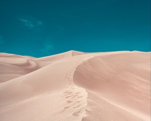 Preview wallpaper desert, sand, hill, footprints