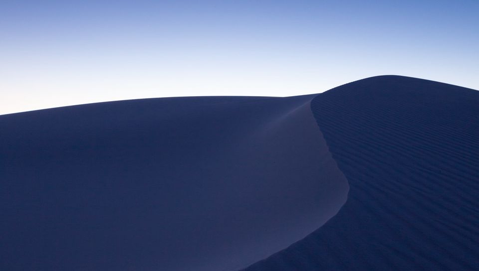 960x544 Wallpaper desert, sand, night