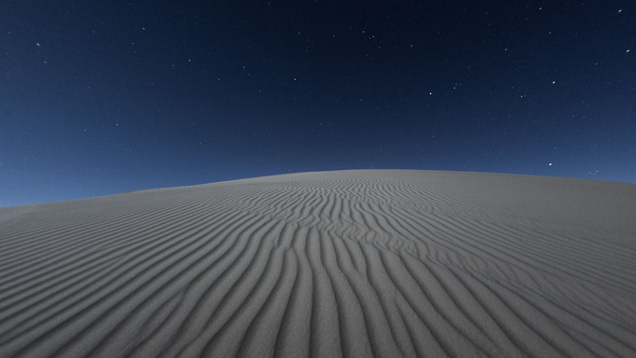 Wallpaper desert, sand, night, starry sky, light, wavy