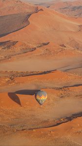 Preview wallpaper desert, sands, dunes, hot air balloon