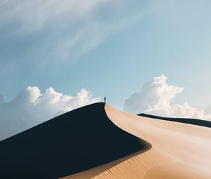 Preview wallpaper desert, silhouette, lonely, sand