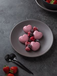 Preview wallpaper dessert, hearts, berries, raspberries, blackberries, strawberries