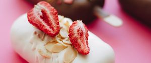 Preview wallpaper dessert, ice cream, strawberries, fruit