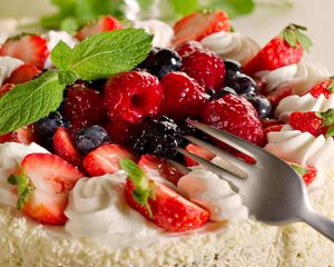 Preview wallpaper dessert, pie, berries, strawberry, cream, mint, sweet
