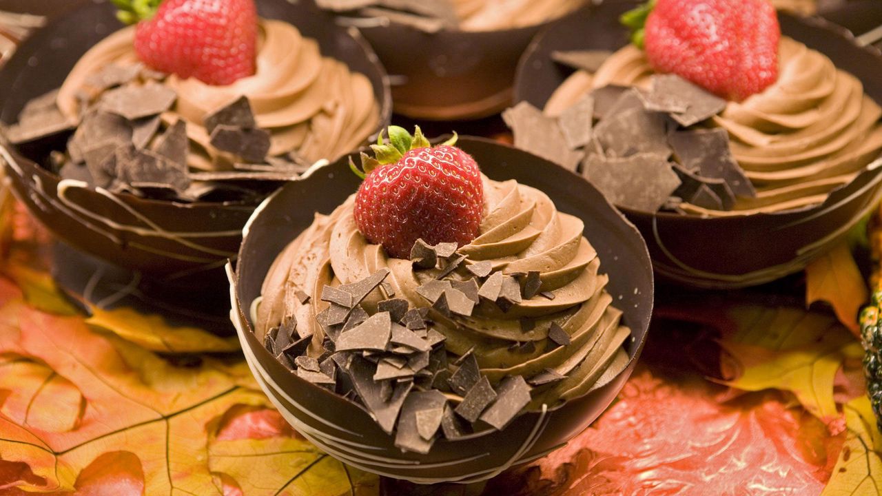 Wallpaper dessert, strawberry, chocolate, cream, crumb