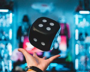 Preview wallpaper dice, cube, toss, hand, levitate