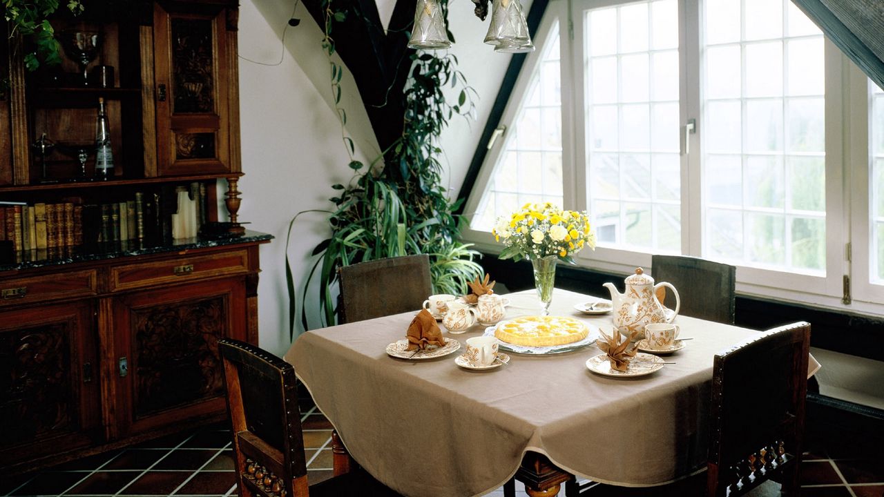 Wallpaper dining, table, furniture, food